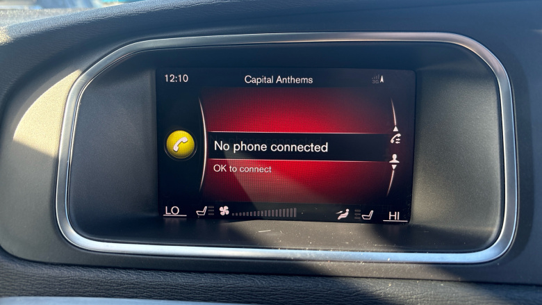 Volvo V40 D2 [122] R DESIGN Edition 5dr Diesel Hatchback